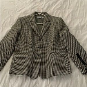 Tahari Houndstooth Print Jacket